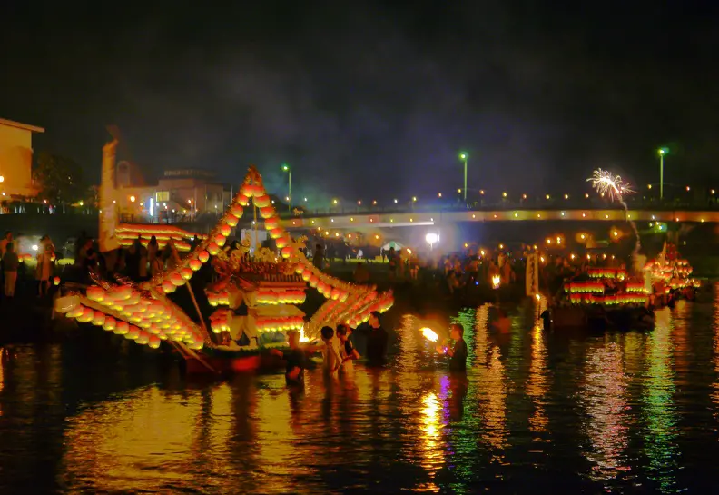熊本県御船町（精霊流し）