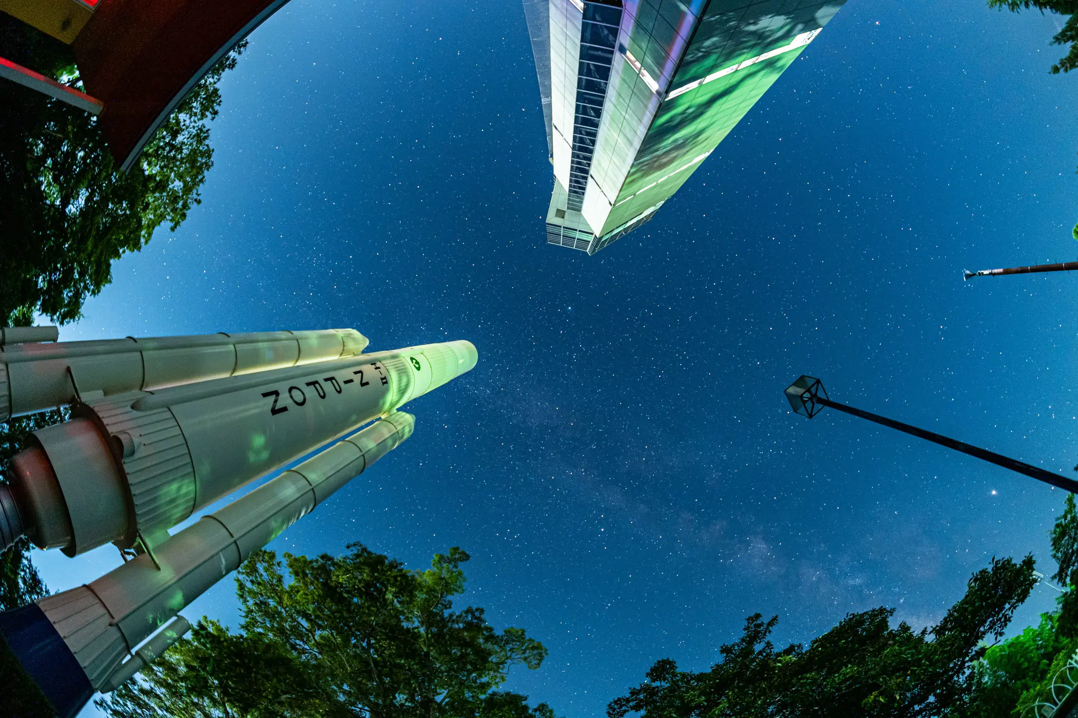 ★7月スペースタワーと天の川銀河_スペースタワー・コスモハウス