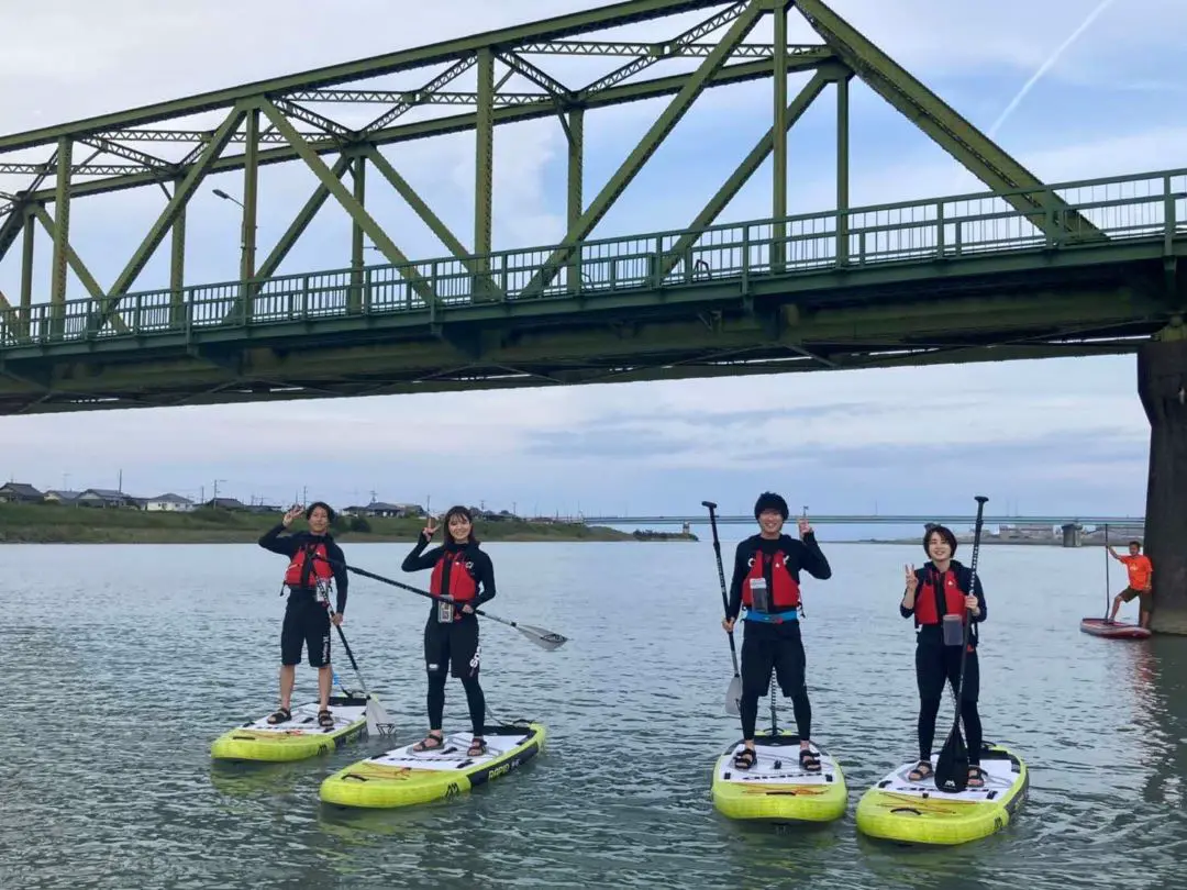 SUPを楽しむ市民