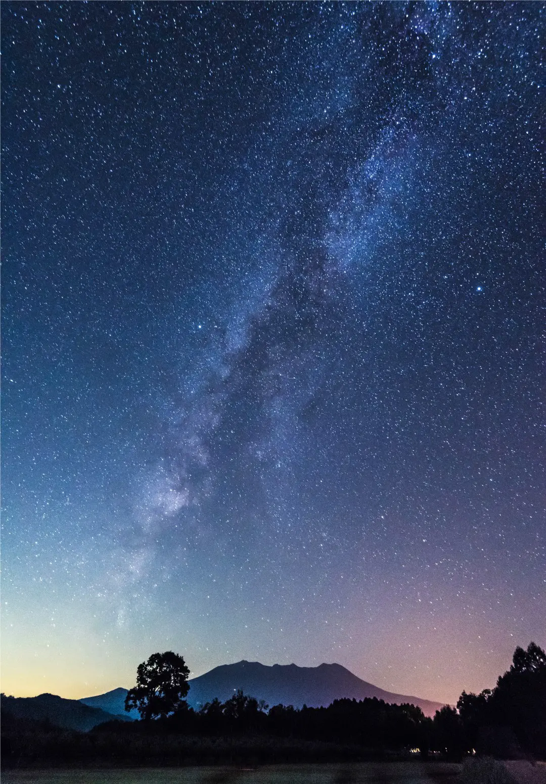 御嶽山と天の川