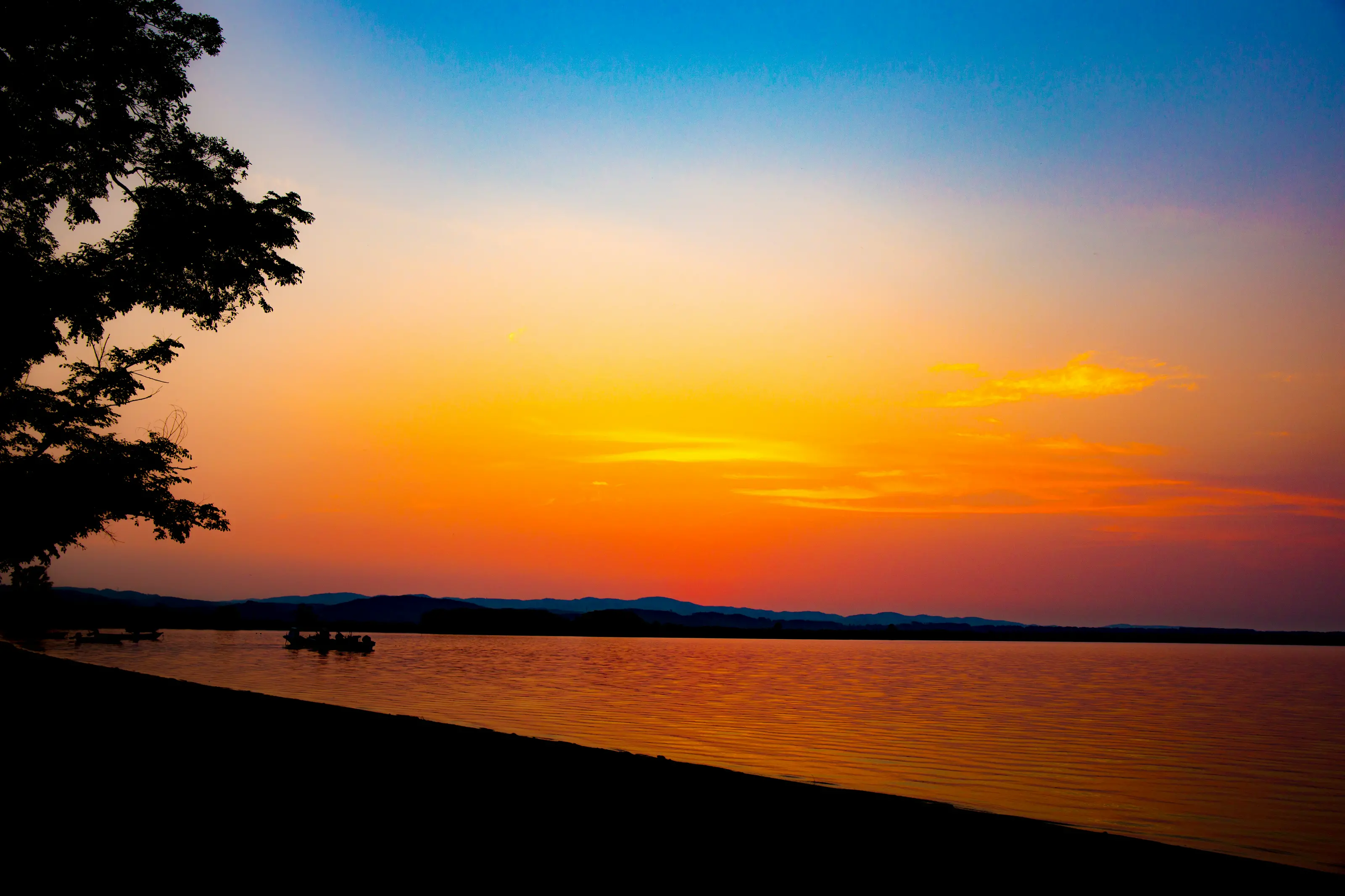 網走湖女満別湖畔