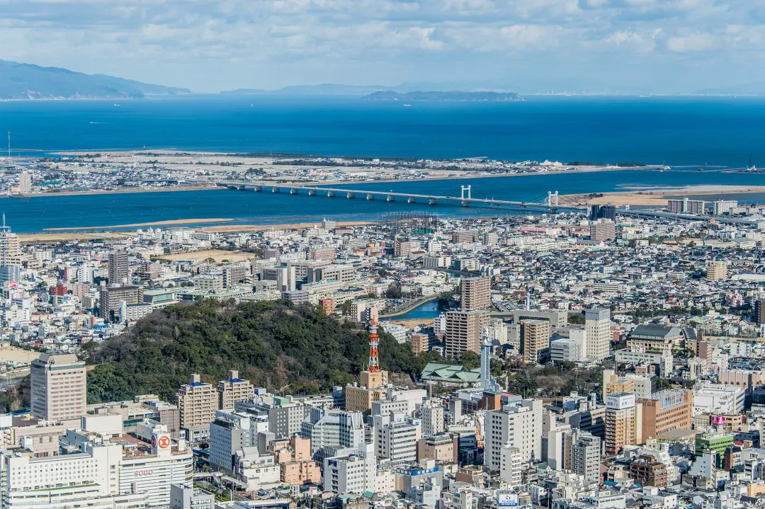 眉山山頂より