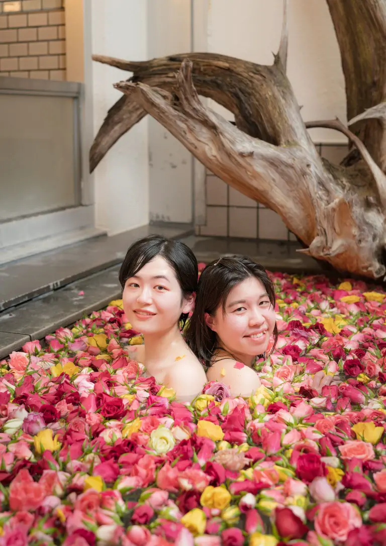 馬路温泉（バラ風呂）