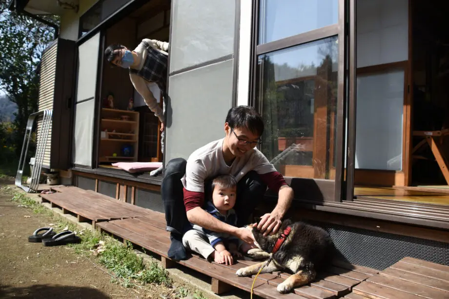 移住者家族の日常写真