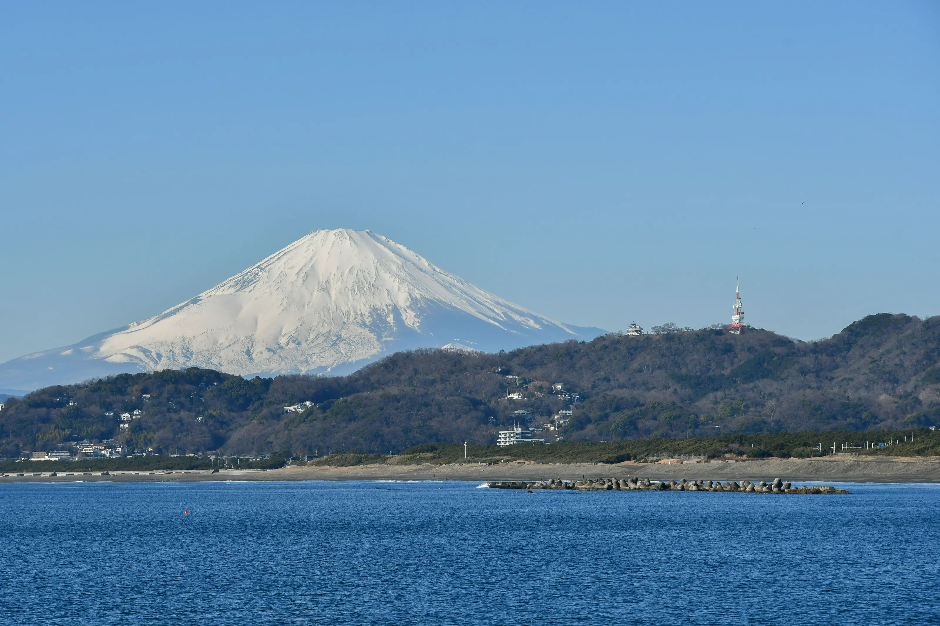 湘南平と富士山