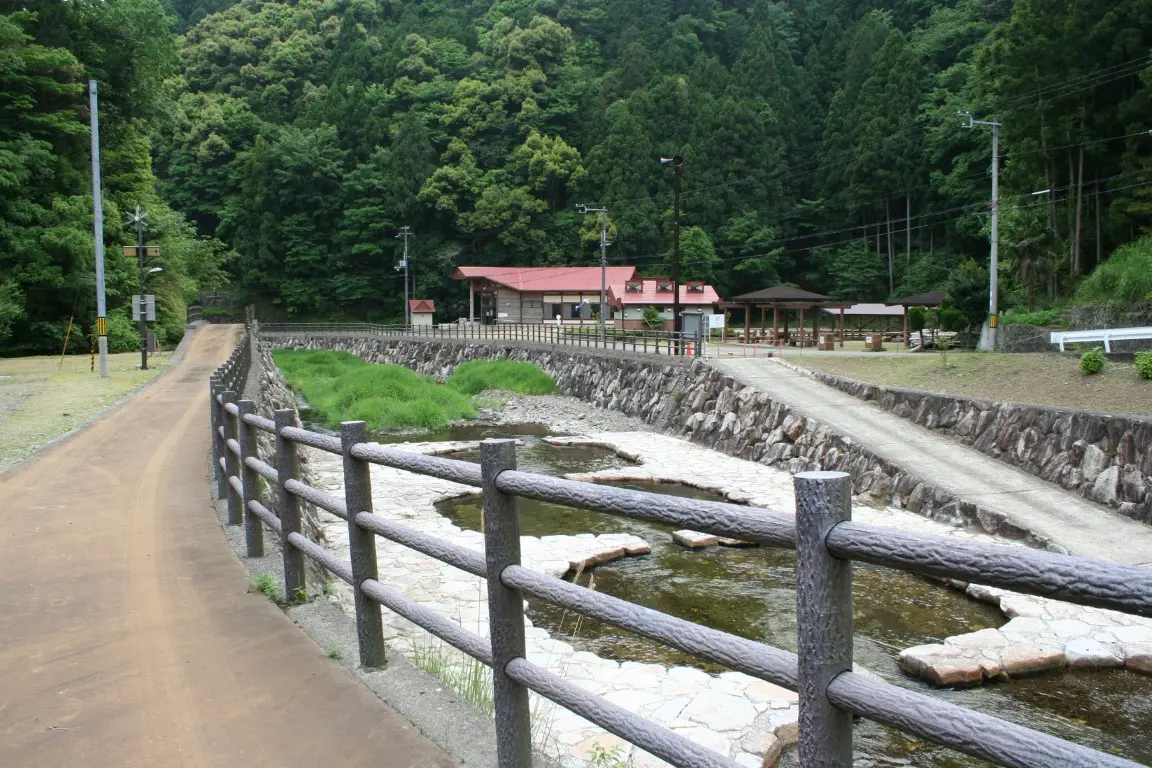 猪谷川水辺公園