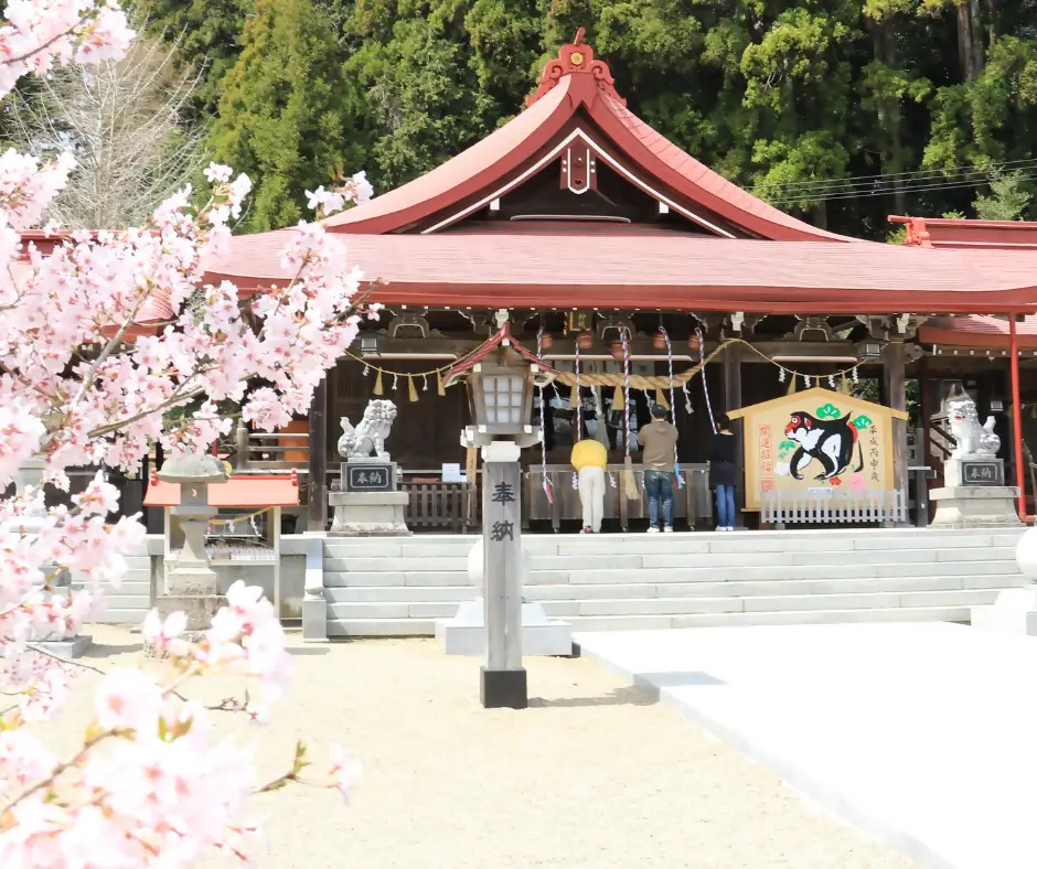 金運アップで有名な「金蛇水神社」