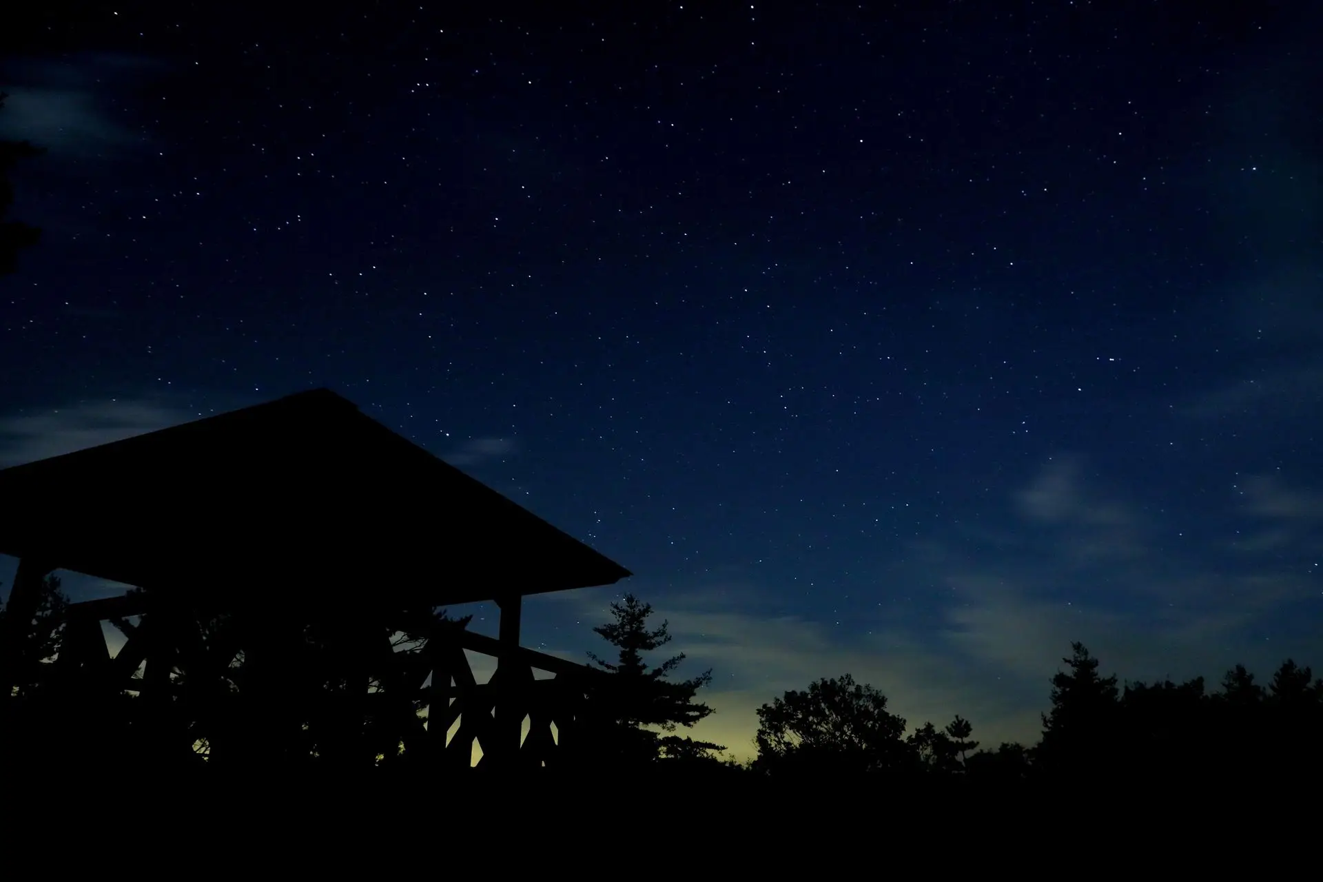 夜の昭和の森展望台