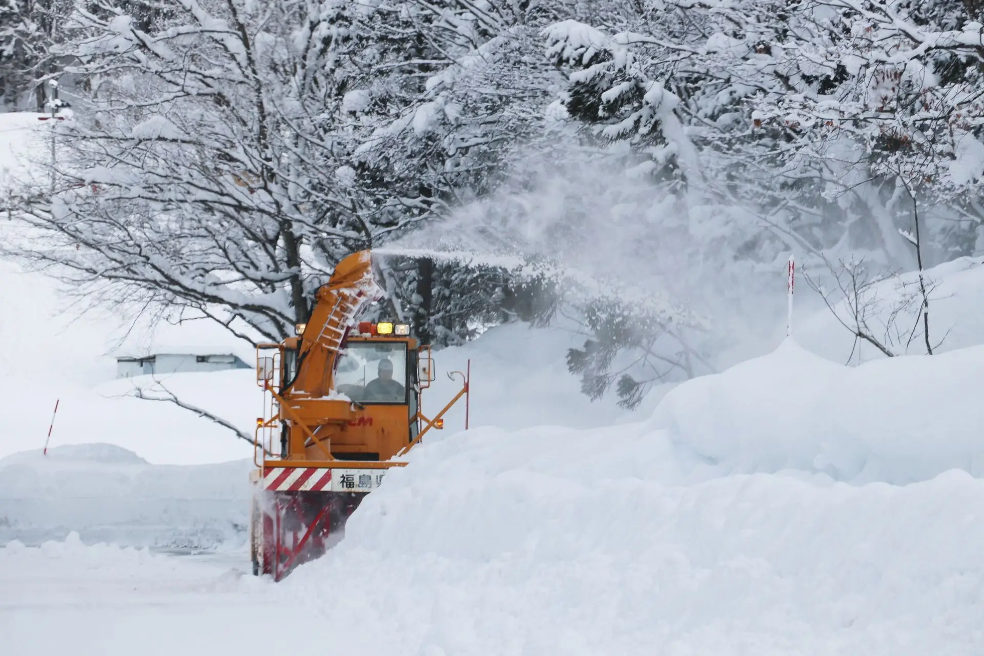 冬の道路除雪