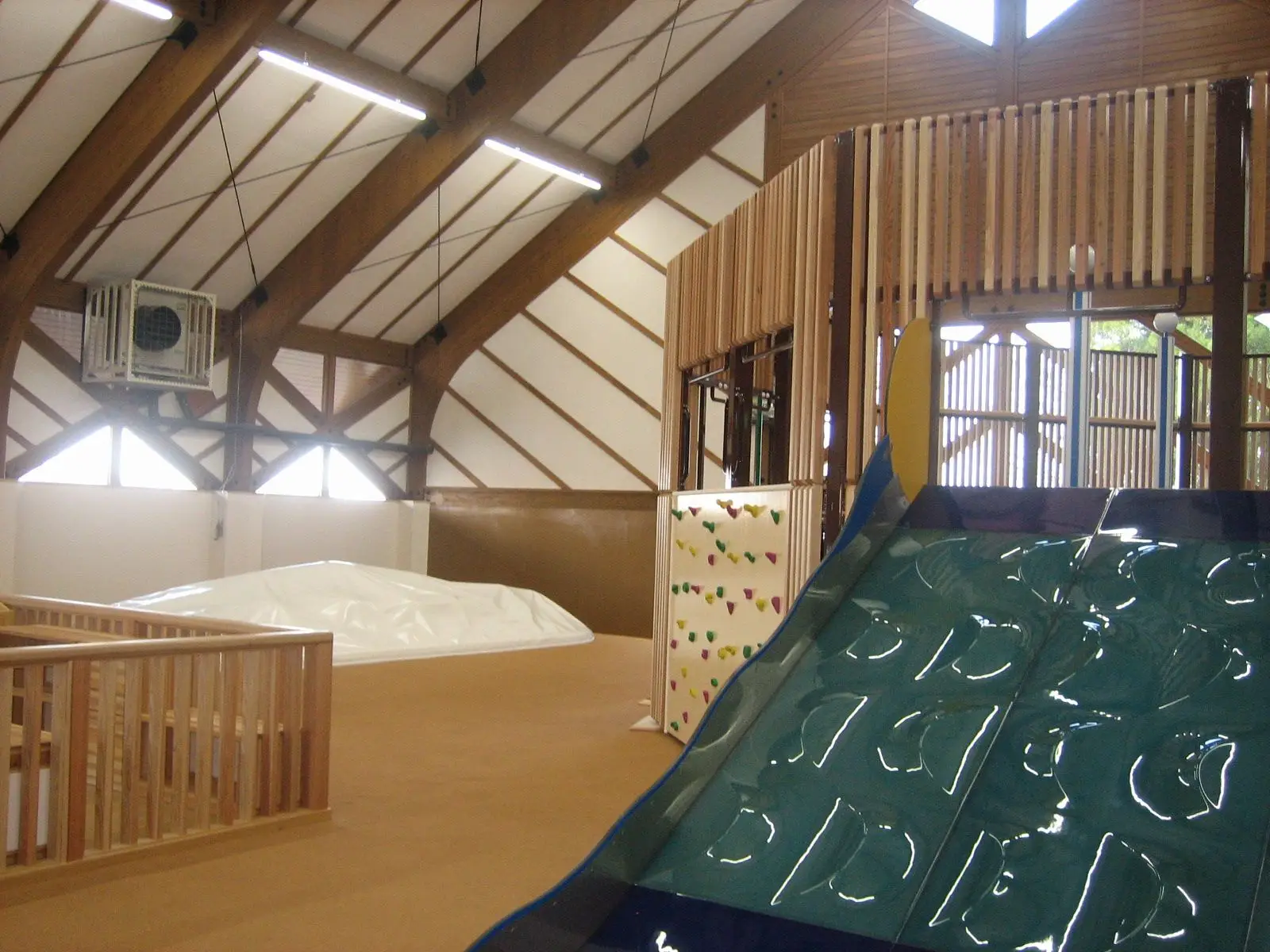 子どもの遊び場　いちごっこ広場