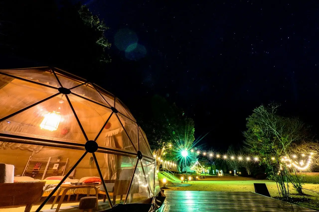 グランピング宿泊（井頭温泉チャットパレス）