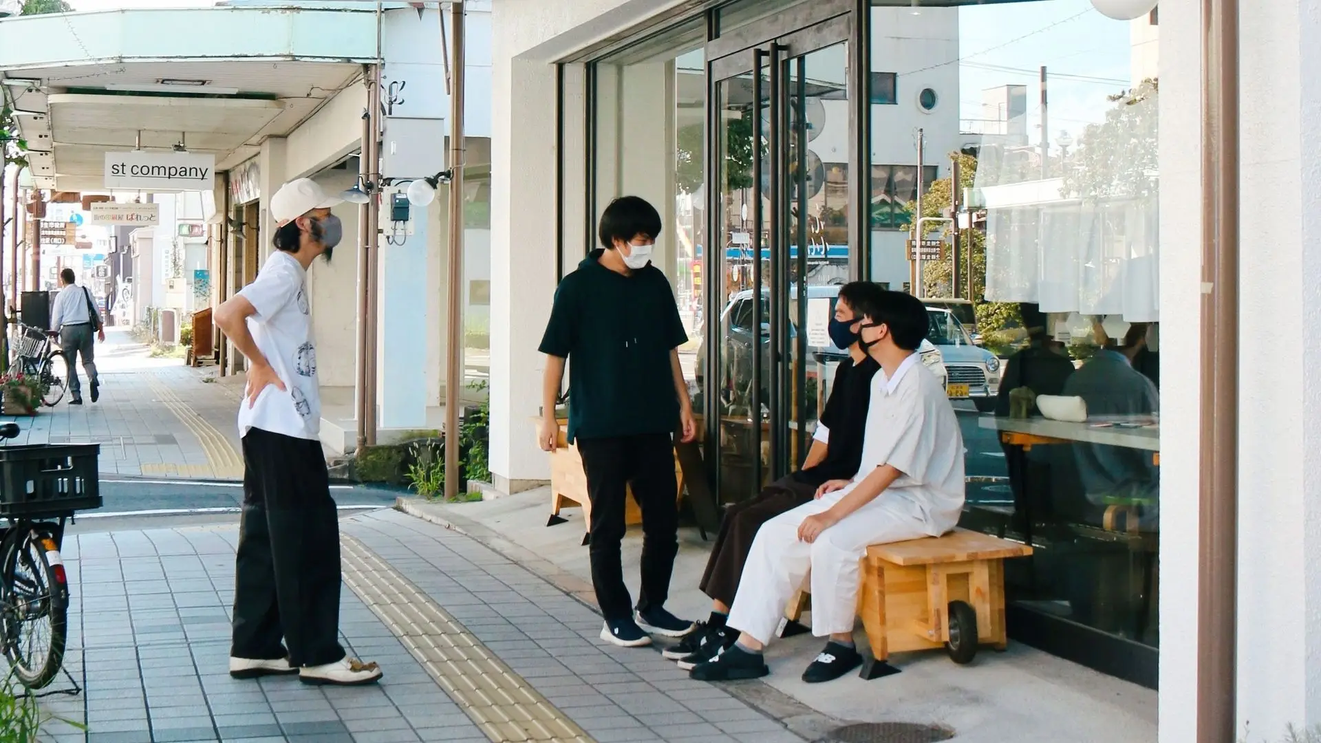 店舗間のゆるやかなつながり。
店舗・事業者には、組織・団体や業種・業界を越えたゆるやかなつながり。