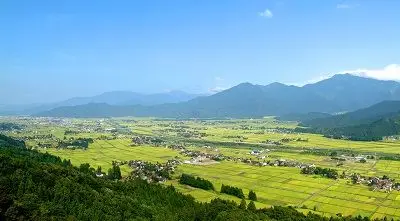 山々に囲まれた魚沼盆地