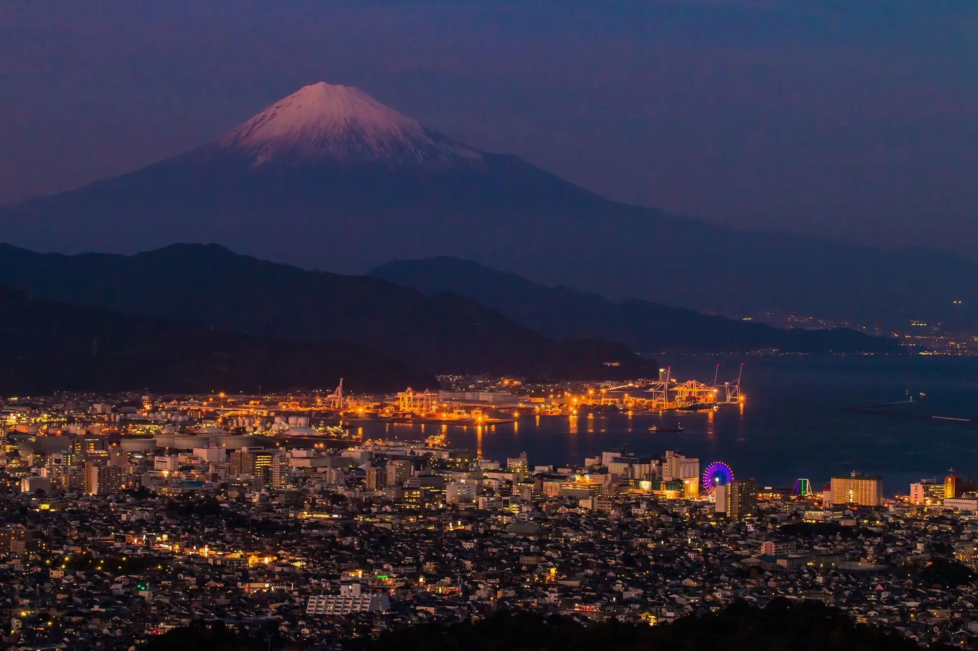 夜景と富士山