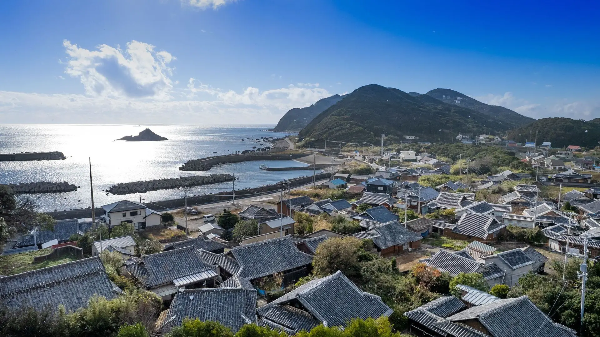 〈アメリカ村〉
ゲストハウス等が増えてきたカナダ移民の歴史が根付くエリア。まちづくりはここが中心。